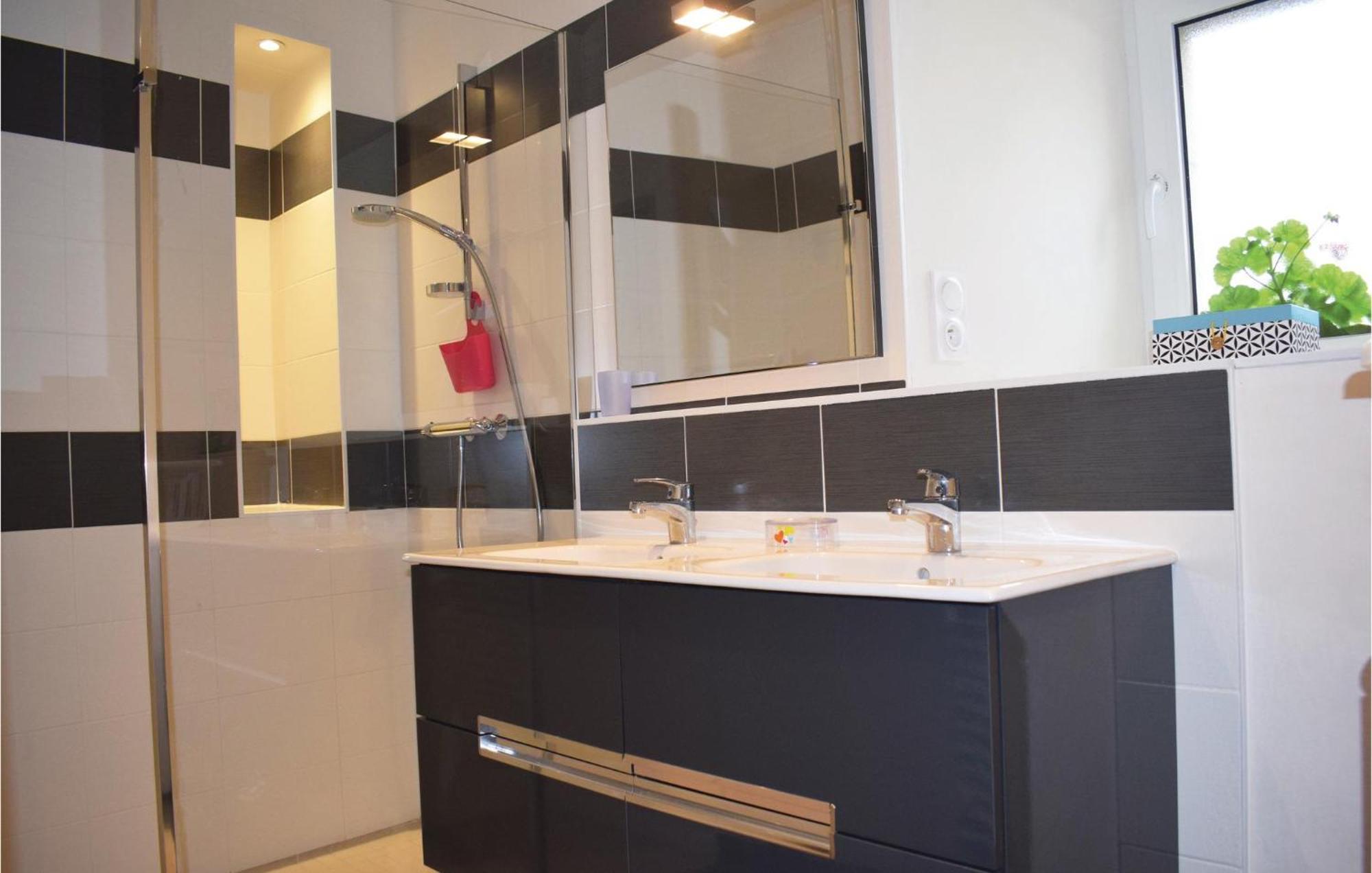 Gorgeous Home In Saint Alban With Kitchen Dış mekan fotoğraf